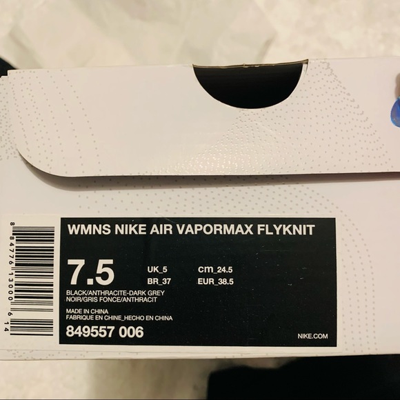 Nike Air Vapormax Flyknit - Picture 7 of 8